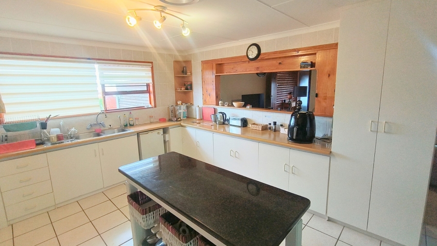 3 Bedroom Property for Sale in Dana Bay Western Cape